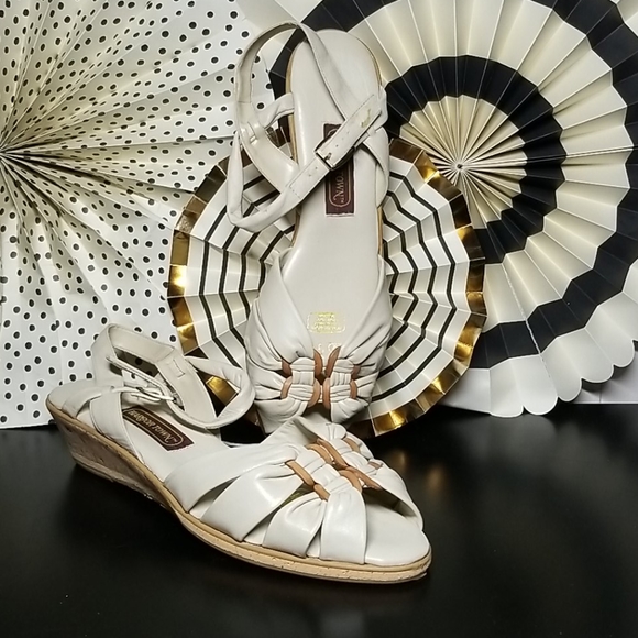 Vintage Shoes - Vintage Deadstock 70's Wedge Sandals Size 9
